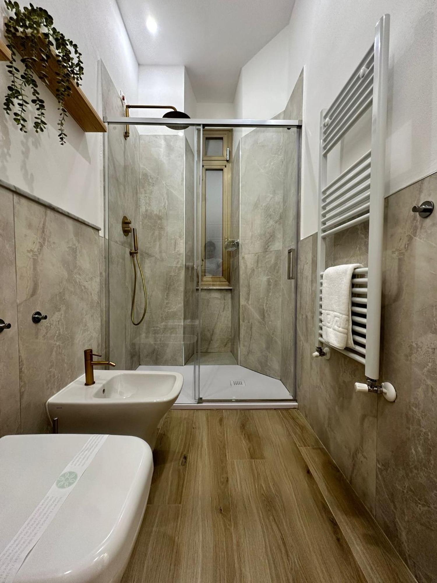 Center Rooms Специя Екстериор снимка