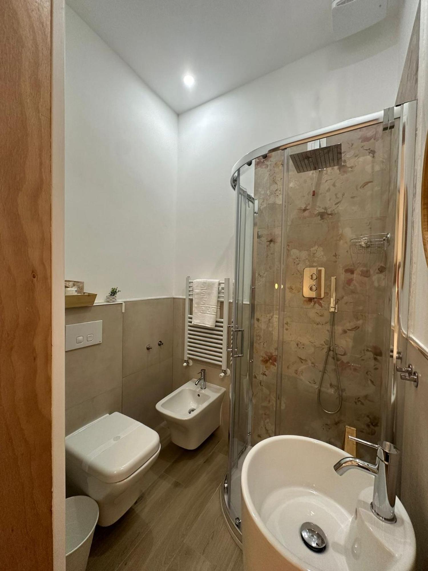Center Rooms Специя Екстериор снимка