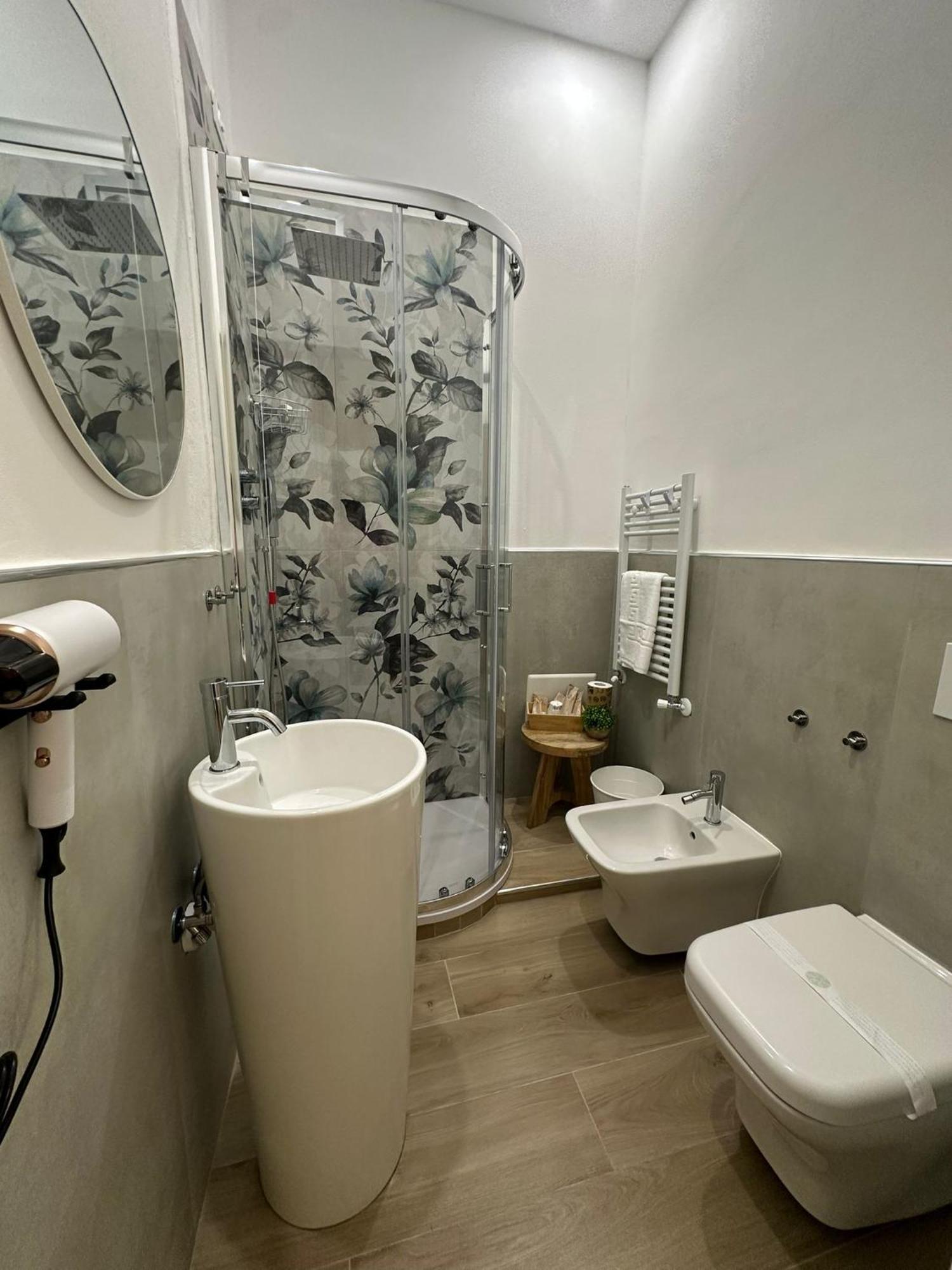 Center Rooms Специя Екстериор снимка